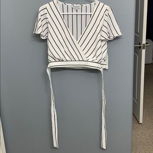 Crop top striped shirt that ties in front or back